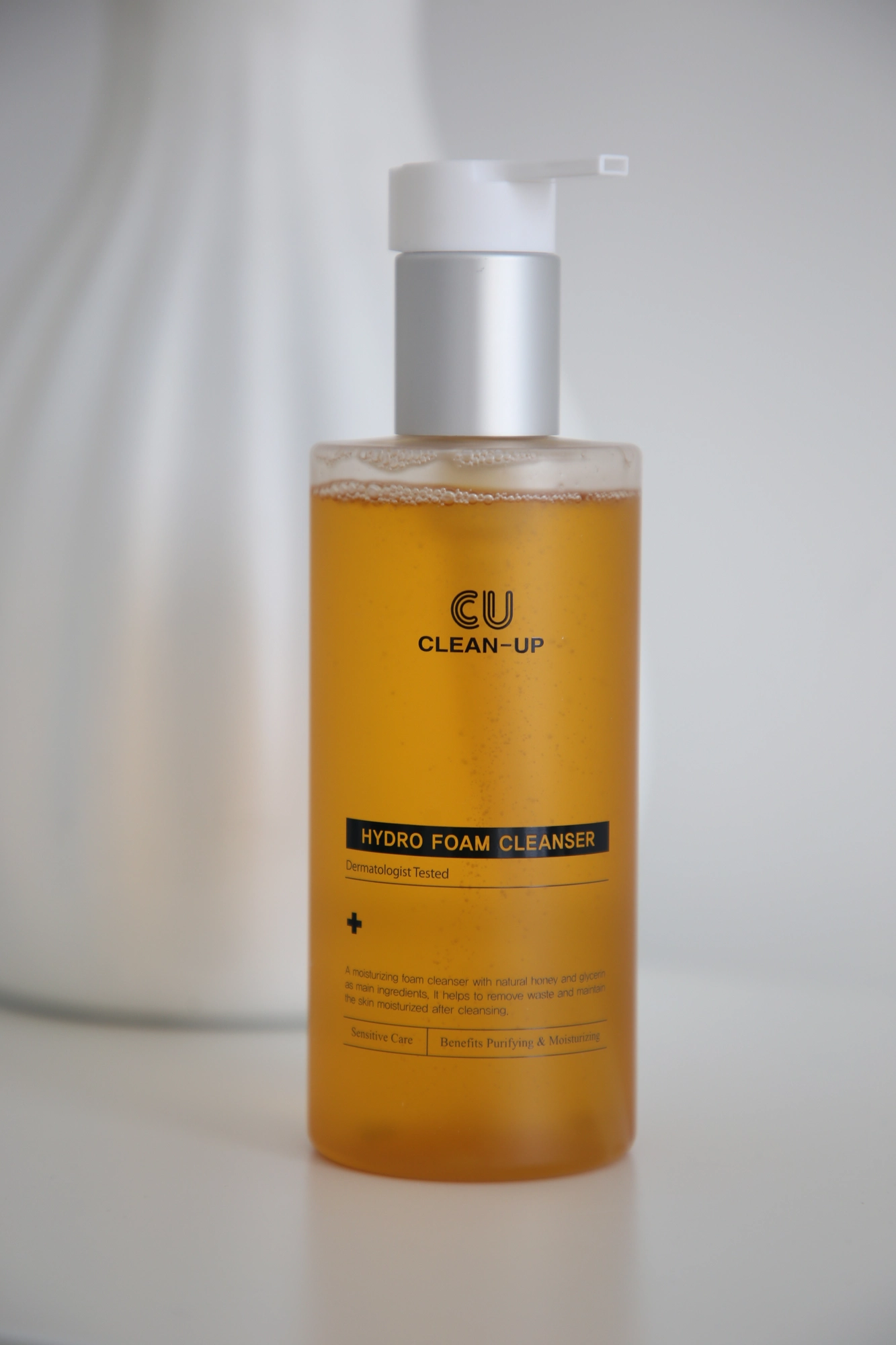 Пінка для чутливої шкіри CUSKIN Clean-Up Hydro Foam Cleanser, 250 мл 