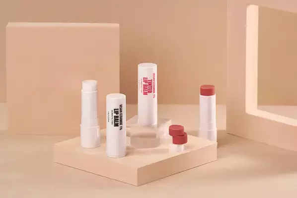 Веганський відтінковий бальзам для губ з керамідами Derma Factory Vegan Ceramide 1% Tinted Lip Balm, 6,5 g