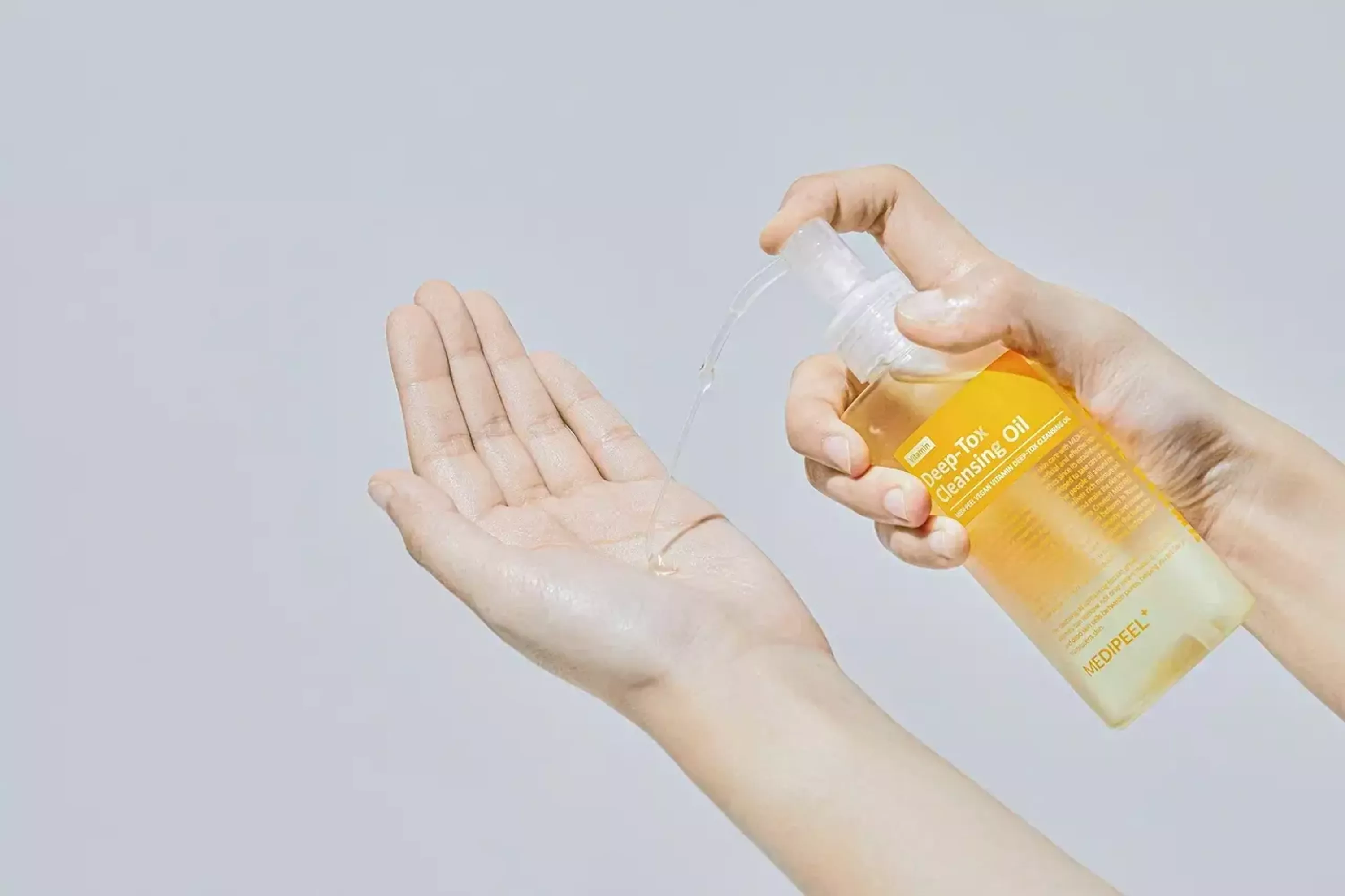 Гідрофільна олія для обличчя з вітамінами та ліпосомами Medi-Peel Vegan Vitamin Deep-Tox Cleansing Oil, 200 мл