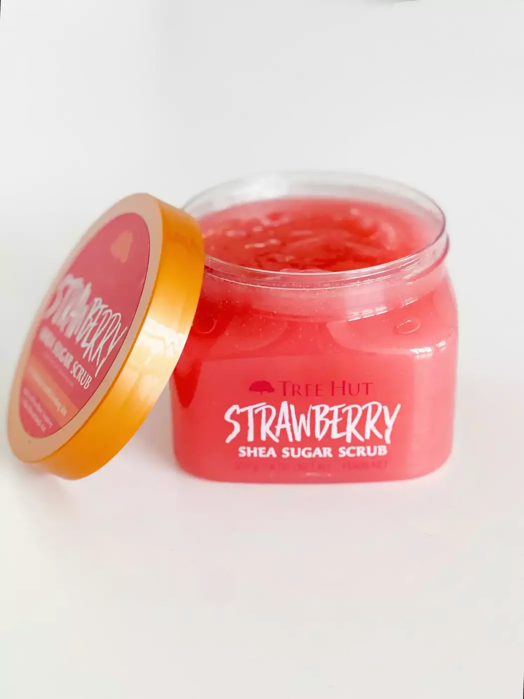 Скраб для тіла з ароматом полуниці TREE HUT STRAWBERRY SHEA SUGAR SCRUB