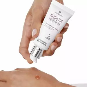 Освітлююча сироватка з ретинолом 1,1% Cantabria Labs Neoretin Discrom Control Serum Booster Fluid, 30 ml 