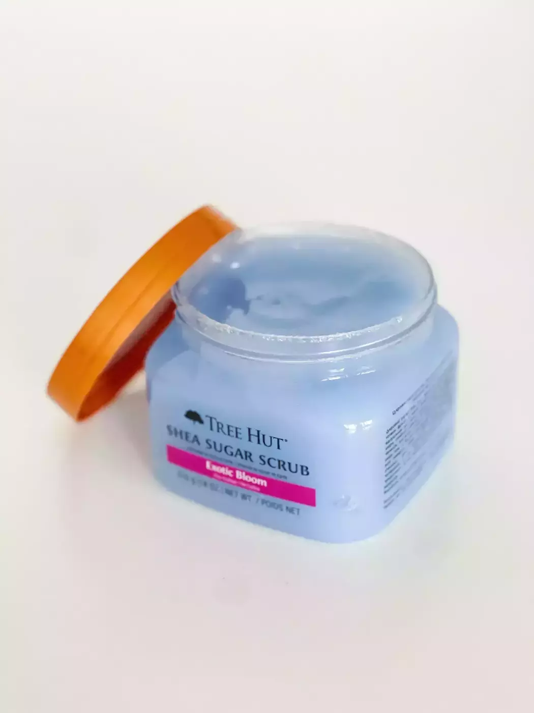 Скраб для тіла з ароматом квітів TREE HUT EXOTIC BLOOM SHEA SUGAR SCRUB