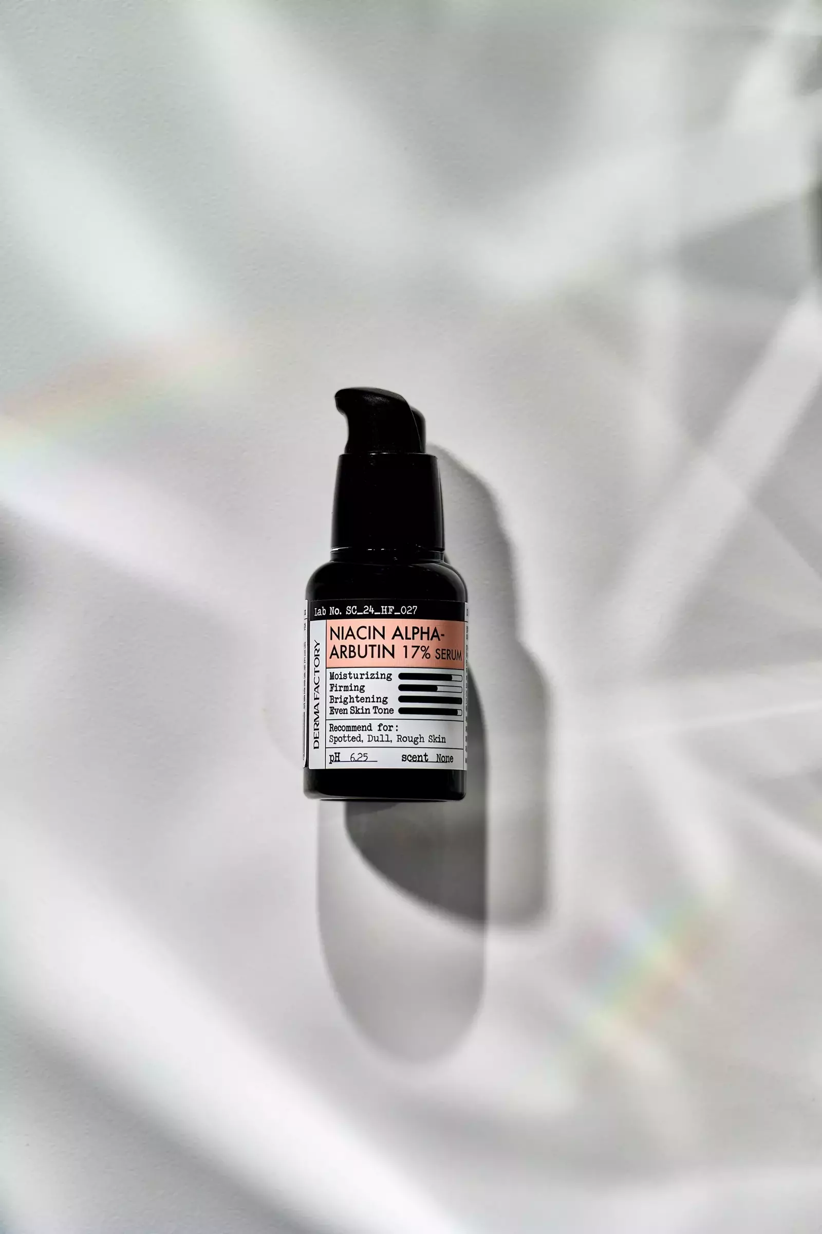 Освітлююча сироватка для рівного тону шкіри з ніацинамідом та альфа-арбутином 17% Derma Factory Niacin Alpha-Arbutin 17% Serum, 30 мл