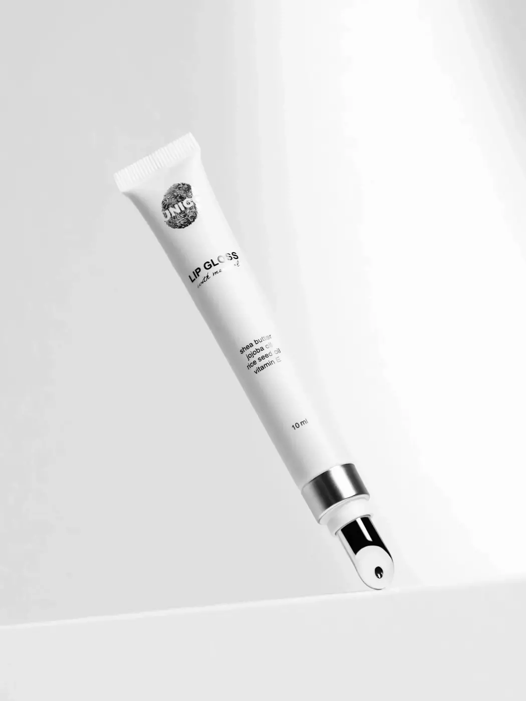 Блиск для губ з ментолом UNICO LIP GLOSS with menthol LACE, 12 ml