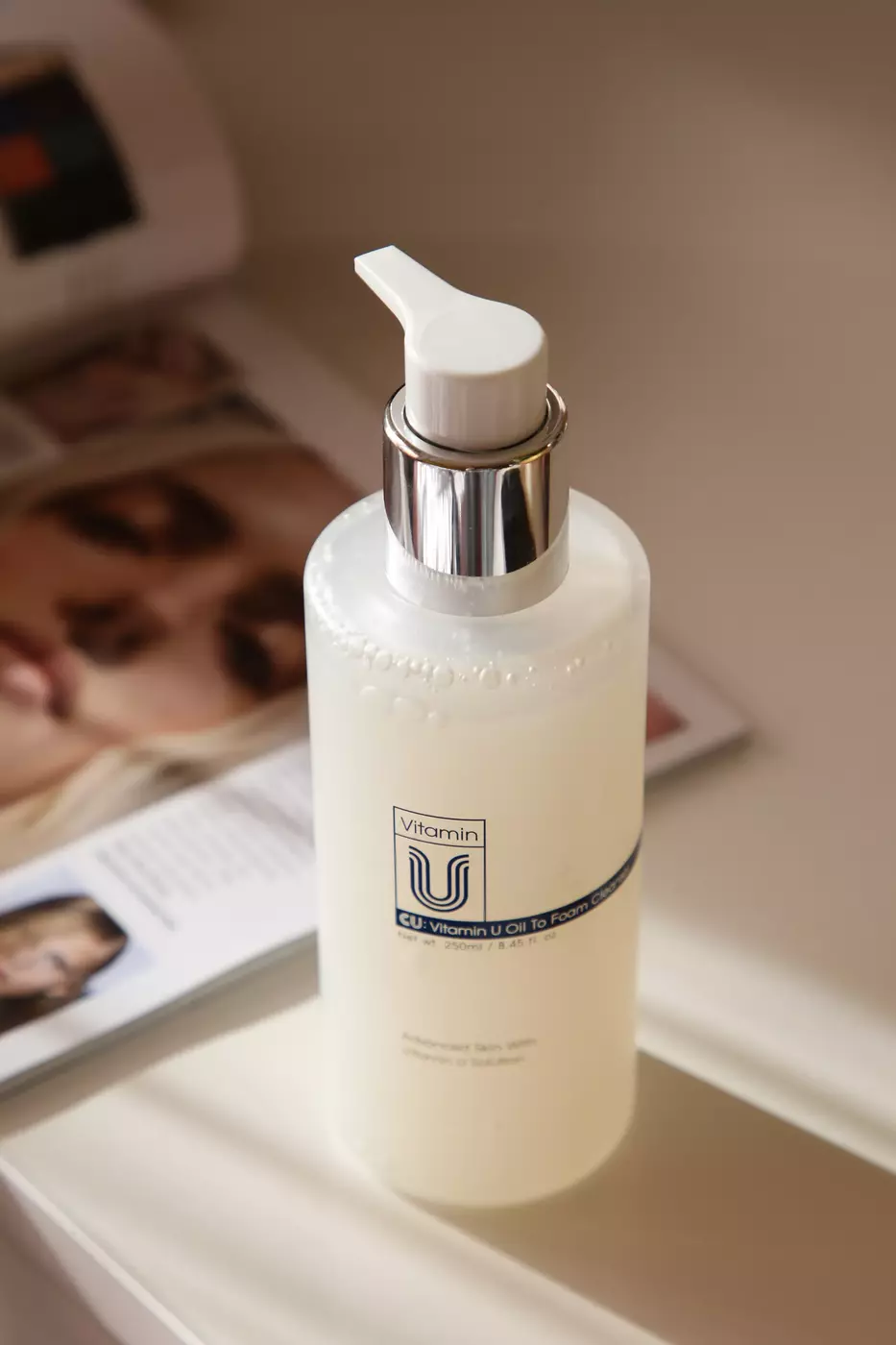 Очищувальна гідрофільна олія-пінка CUSKIN Vitamin U Oil To Foam Cleanser, 250 мл 