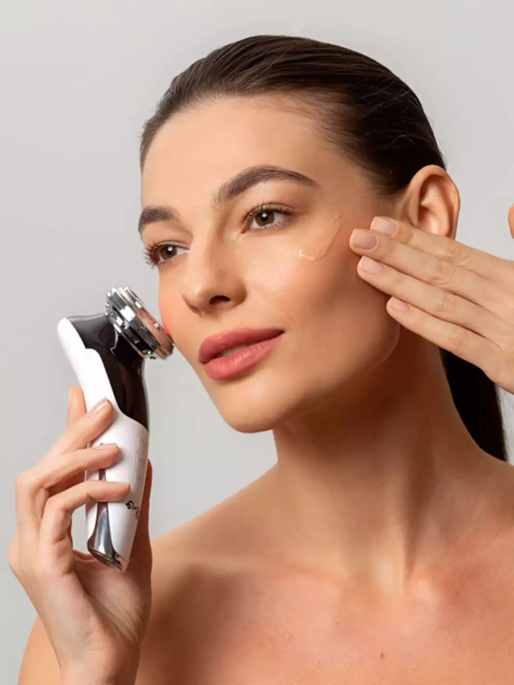 МІКРОСТРУМОВИЙ RF ЛІФТИНГ-МАСАЖЕР ДЛЯ ОБЛИЧЧЯ MEDICA+ SKIN LIFTING 7.0 WHITE ЯПОНІЯ (EMS+LED)