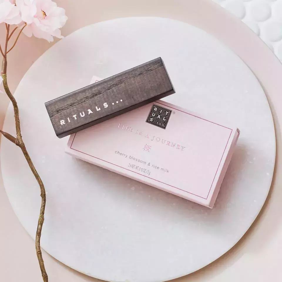 Автопарфюм RITUALS OF SAKURA LIFE IS A JORNEY CAR PERFUME 2 шт.*3 г 