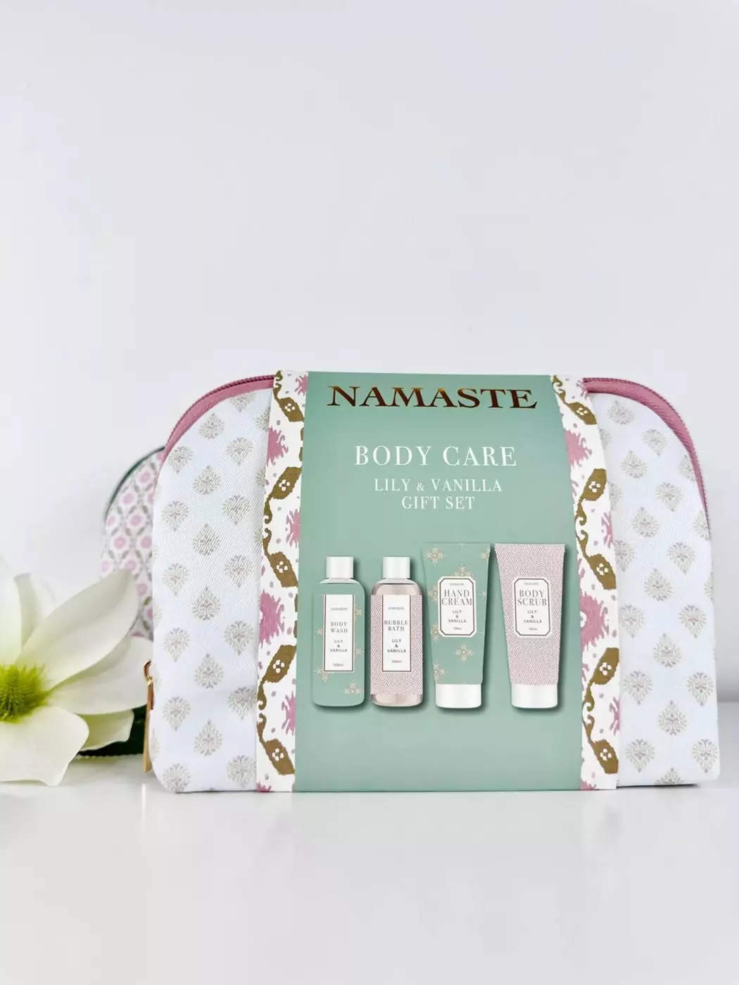 Подарунковий набір для тіла NAMASTE (4 одиниці), з ароматом лілії та ванілі.