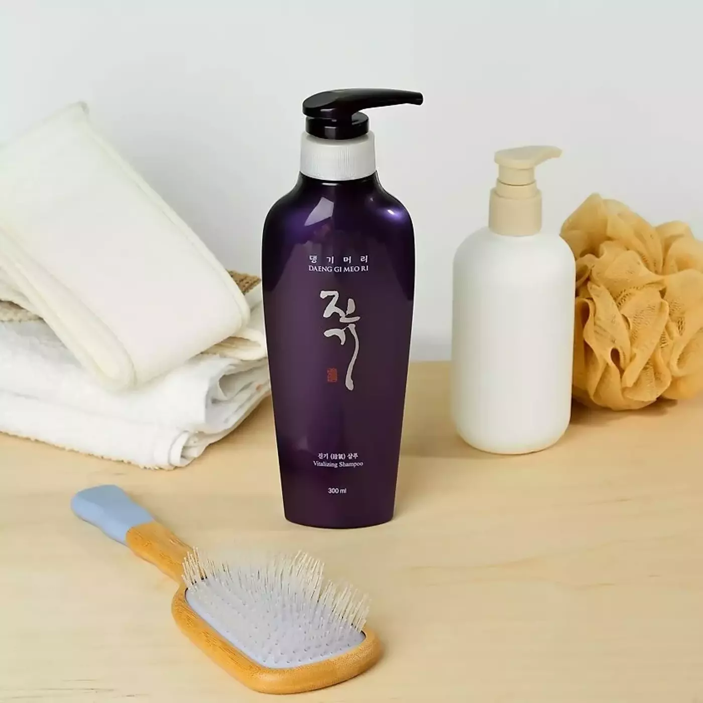 Регенеруючий шампунь DAENG GI MEO RI Vitalizing Shampoo, 300 ml