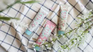 Крем для рук АРОМАТ МАРАКУЙЇ Rosemine Perfumed Hand Cream - Passion Fruits, 60 мл