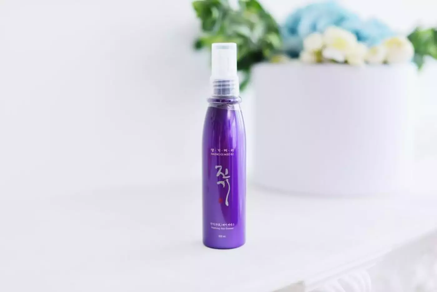 Есенція для регенерації та зволоження волосся Daeng Gi Meo Vitalizing Hair Essence, 100 мл 