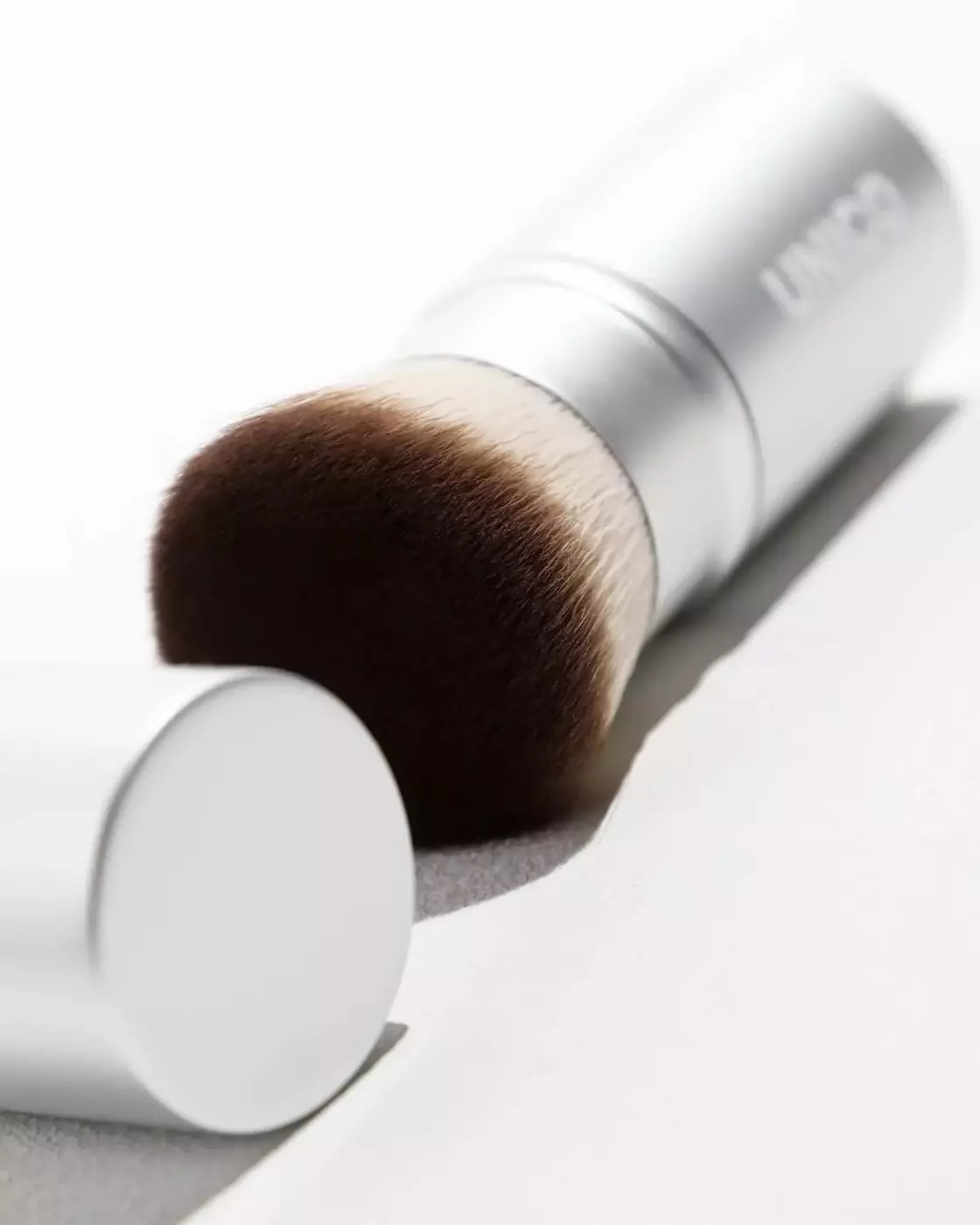 Пензлик-кабуки для пудри UNICO Kabuki Brush 
