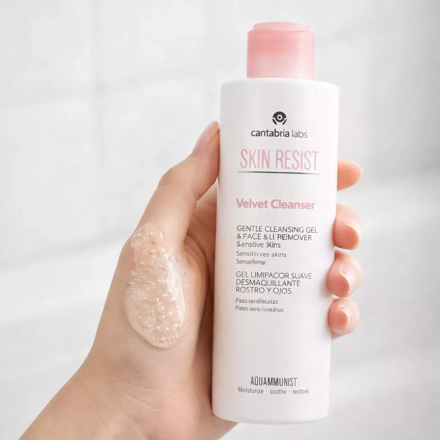 Cantabria Labs Skin Resist Velvet Cleanser, 200 ml - делікатний гель для демакіяжу та очищення чутливої шкіри