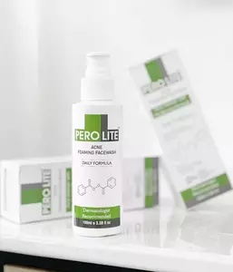 Засіб для очищення шкіри з акне PEROLITE ACNE CLEANSER WITH BENZOYL PEROXIDE 1%, 100 ml