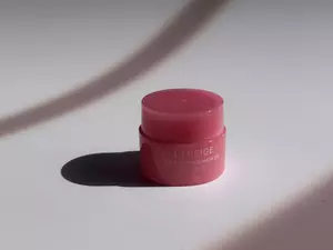 Ягідна бальзам-маска для губ (мініатюра) LANEIGE Special Care Lip Sleeping Mask /Berry/ 3g