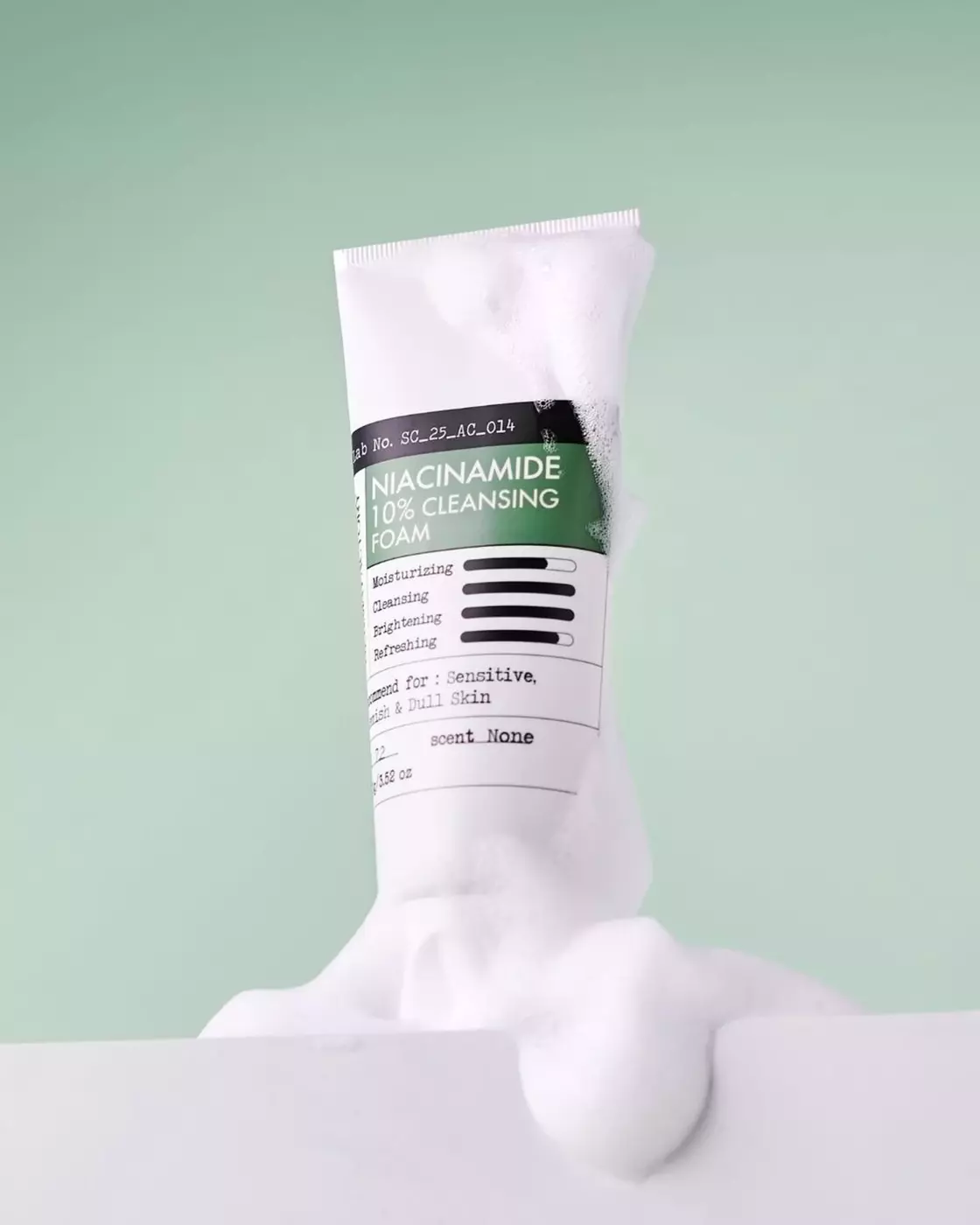 Освіжаюча та освітлююча пінка з ніацинамідом Derma Factory Niacinamide 10% Cleansing Foam, 100 ml