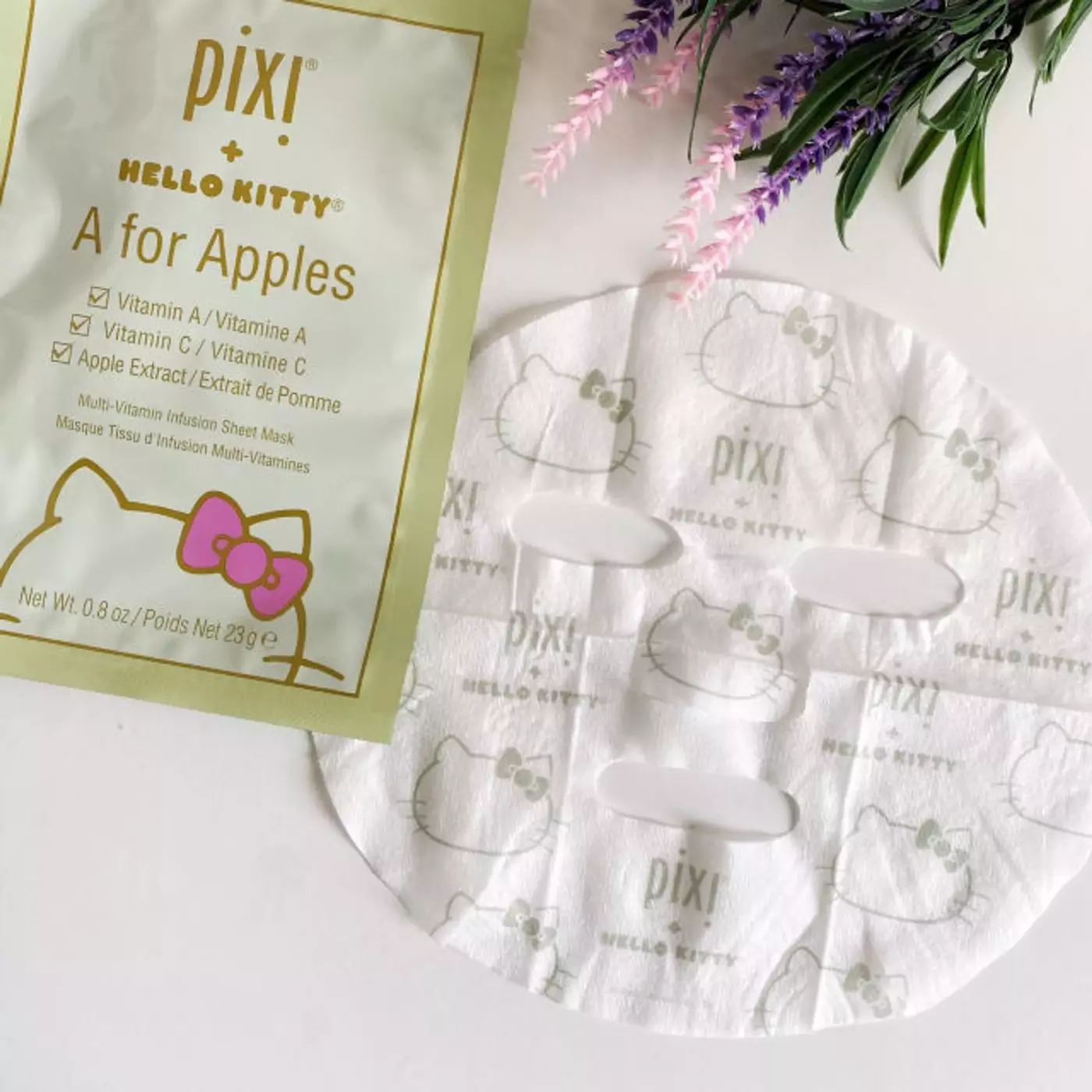 Освітлююча тканинна маска для обличчя Pixi + Hello Kitty A For Apples, 23 g