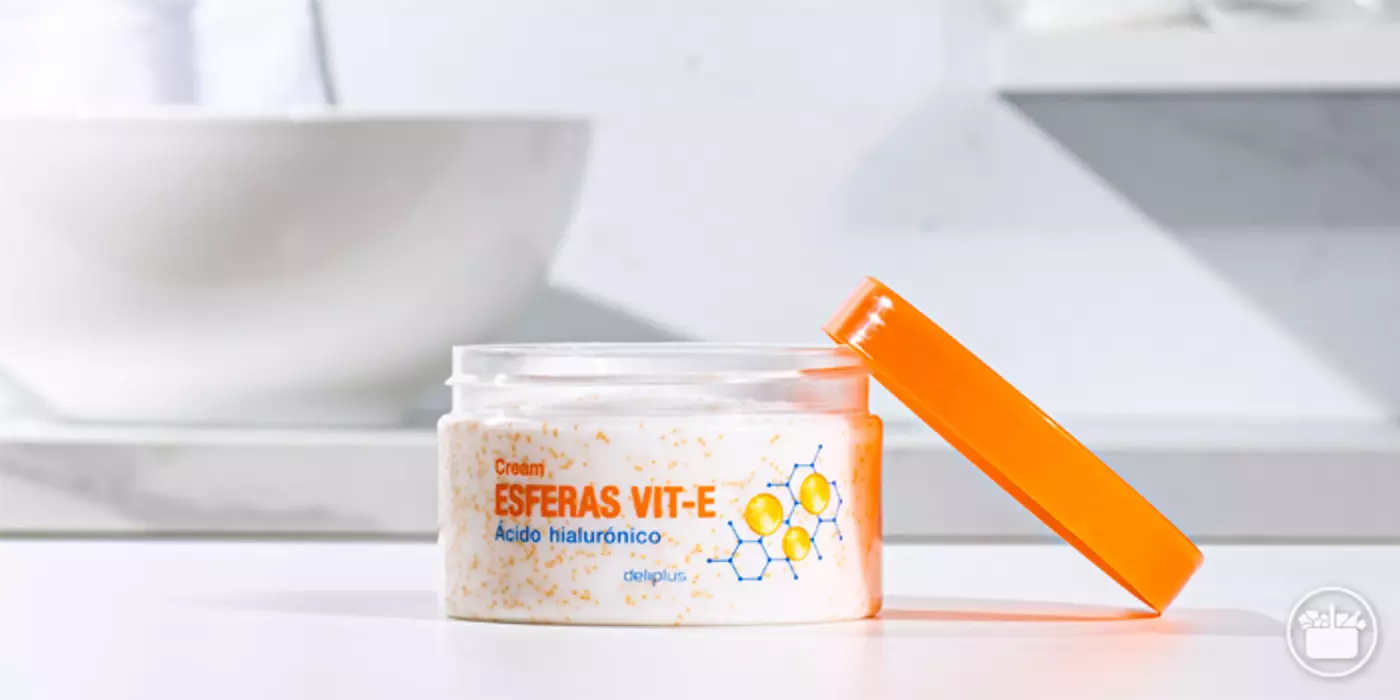Зволожуючий крем для тіла Deliplus Esferas Vit-E Asido Hyaluronico Cream з капсулами вітаміну Е та гіалуроновою кислотою, 250 ml