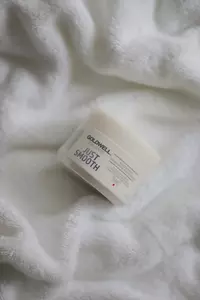 Розгладжуюча маска доя неслухняного волосся GOLDWELL DUALSENSES JUST SMOOTH 60 SEC TREATMENT, 200 ml