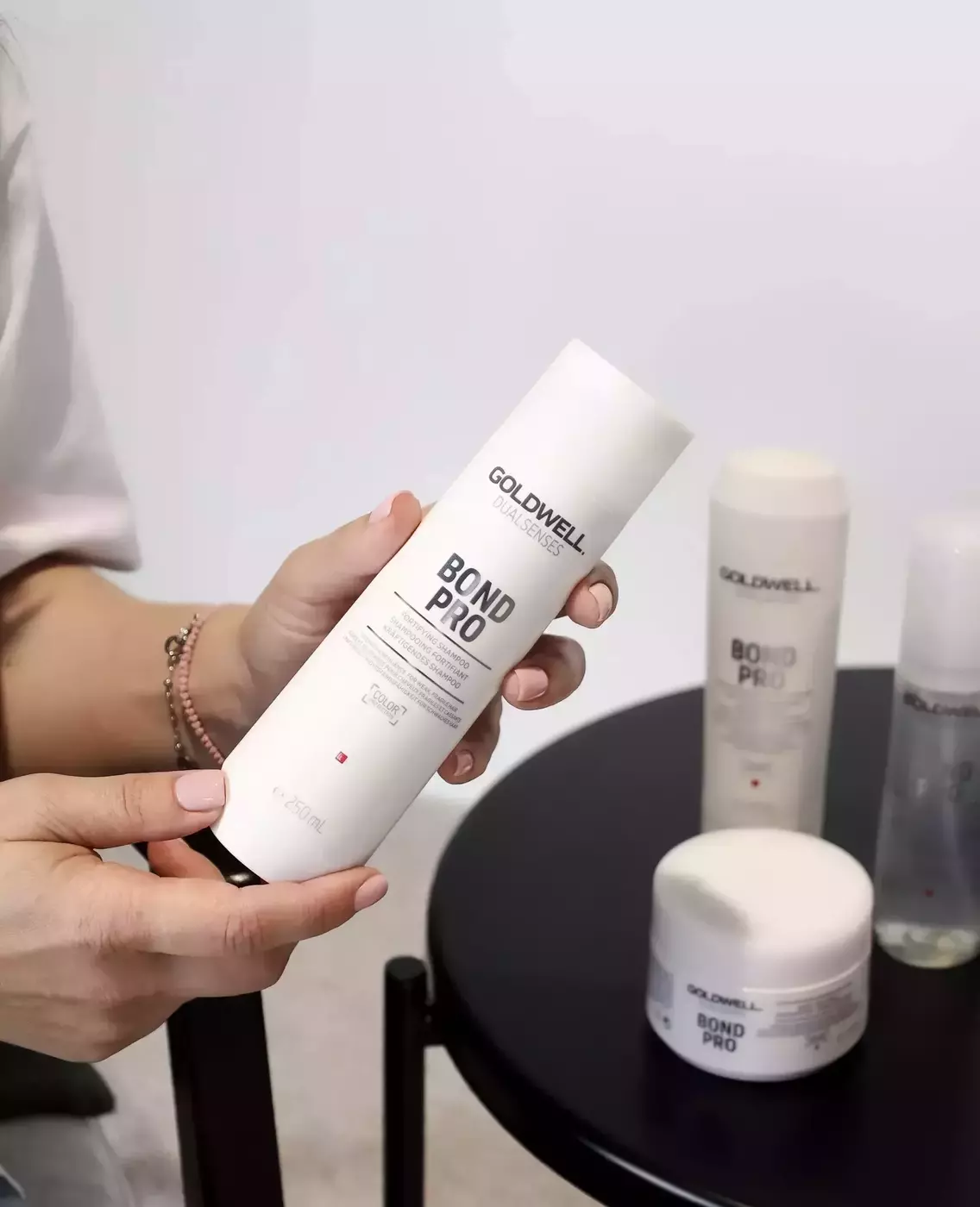 Укріплюючий шампунь для пошкодженого та ослабленого волосся GOLDWELL DUALSENSES BOND PRO FORTIFYING SHAMPOO, 250 ml