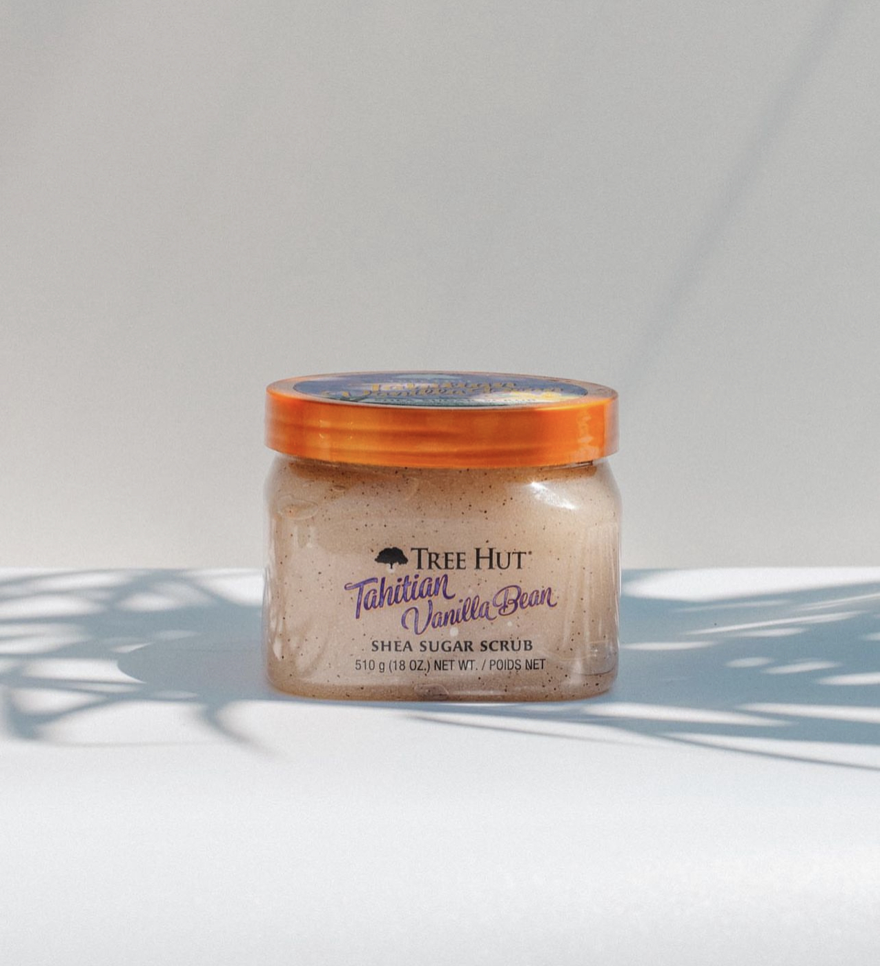 Скраб для тіла з ароматом ванілі TREE HUT TAHITIAN VANILLA BEAN SHEA SUGAR SCRUB