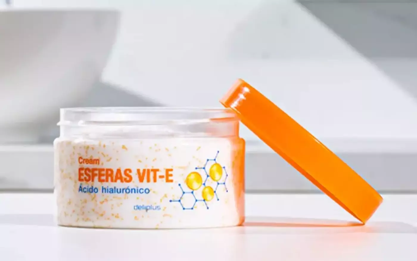 Зволожуючий крем для тіла Deliplus Esferas Vit-E Asido Hyaluronico Cream з капсулами вітаміну Е та гіалуроновою кислотою, 250 ml