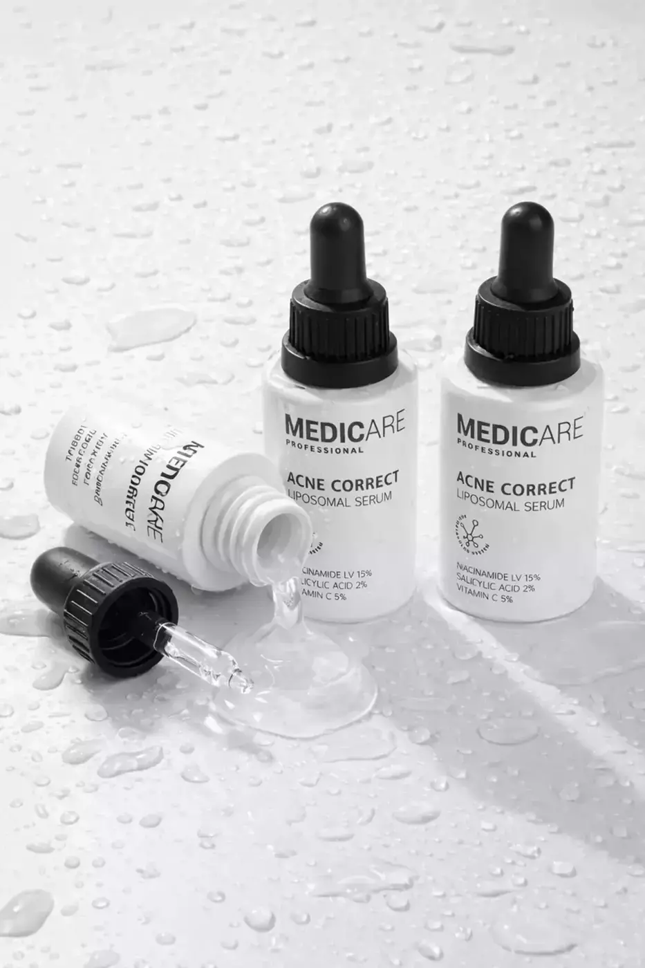 Протизапальна ліпосомальна сироватка для шкіри з акне Medicare Acne Correct Liposomal Serum, 30 ml