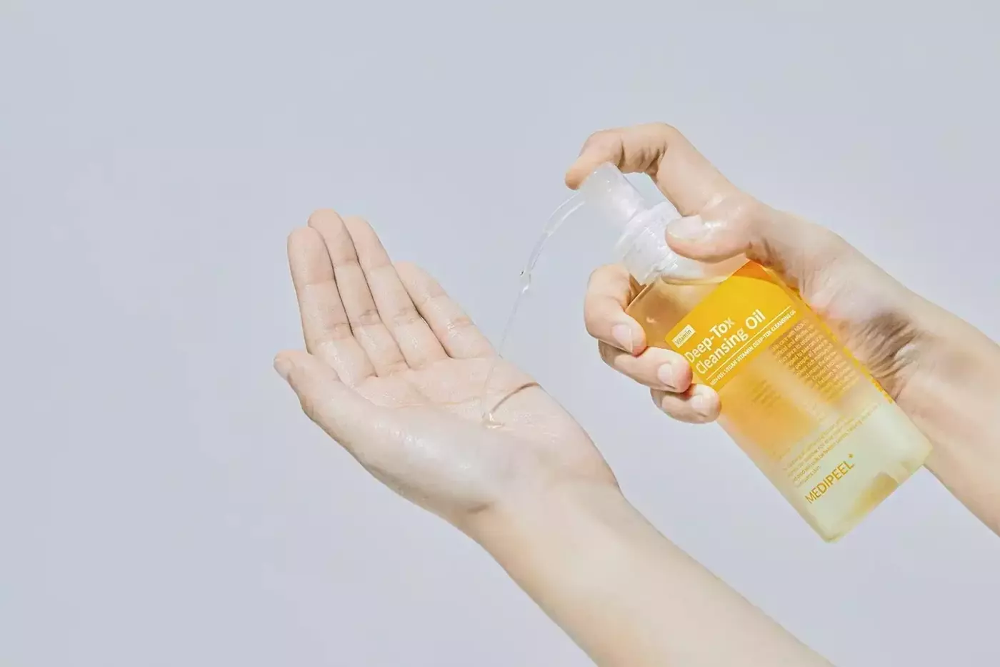 Гідрофільна олія для обличчя з вітамінами та ліпосомами Medi-Peel Vegan Vitamin Deep-Tox Cleansing Oil, 200 мл