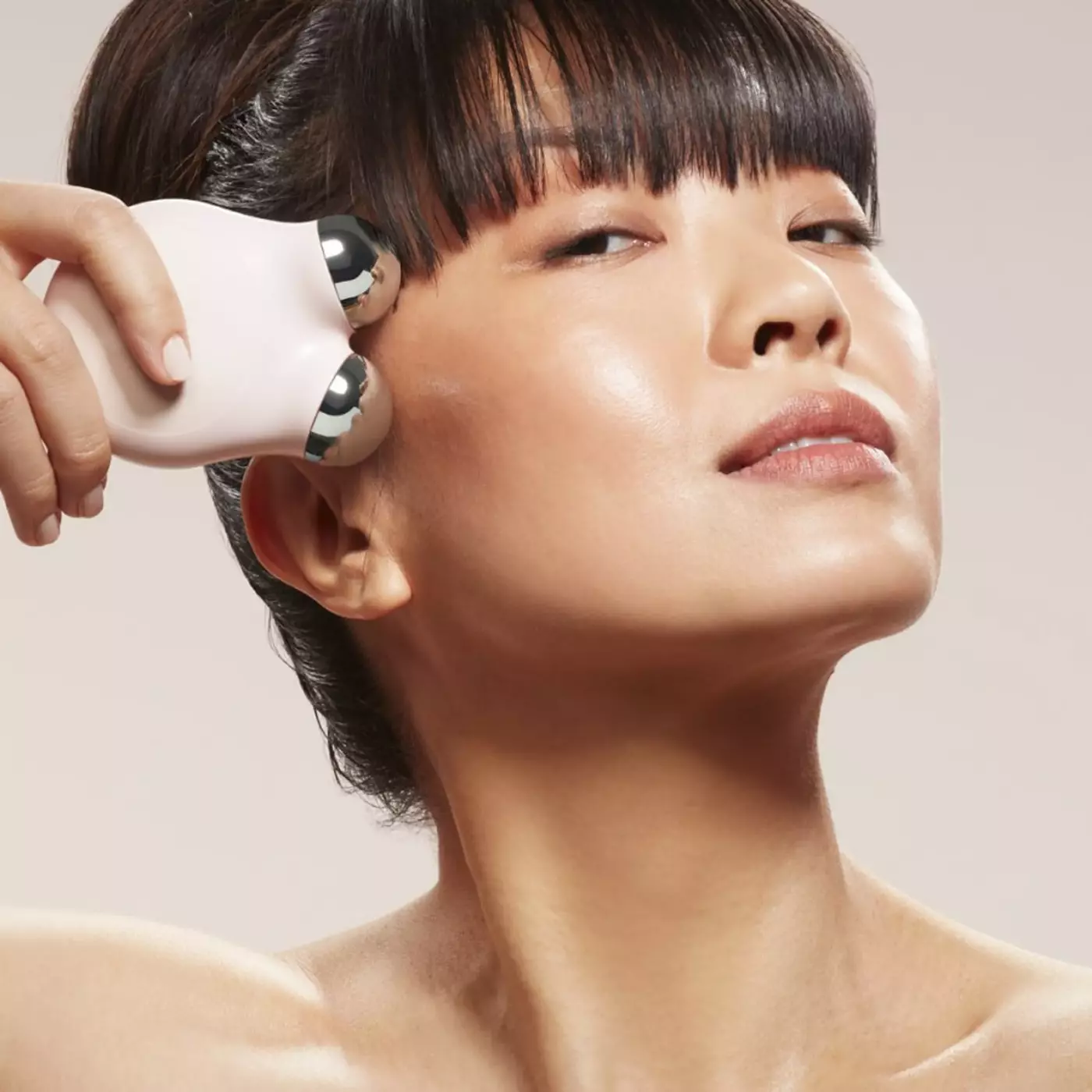 EMS МІКРОТОК MEDICA+ ЛІФТИНГ-МАСАЖЕР для обличчя SKIN LIFTING 6.0 WHITE (ЯПОНІЯ)