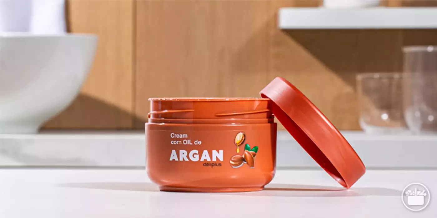 Живильний помʼякшуючий крем для дуже сухої шкіри тіла Deliplus Argan Oil Nourishing Body Cream, 500 ml 