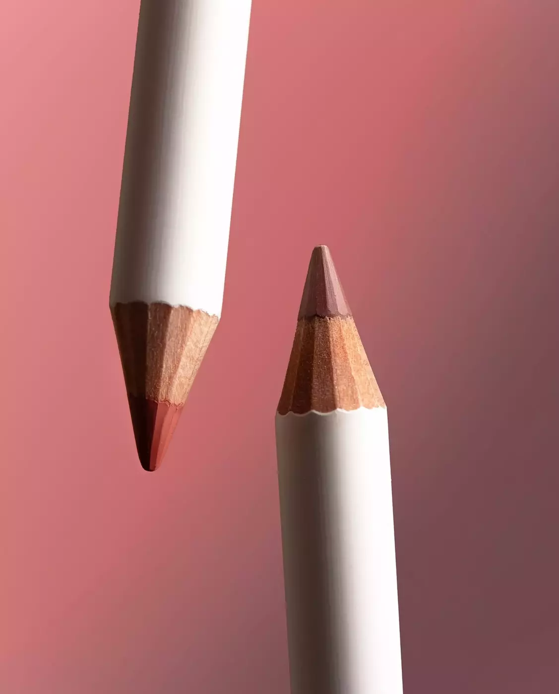 Високопігментований олівець для губ UNICO LIP PENCIL with peptides DIVА