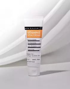 Антиоксидантний бар'єрний крем Derma Factory Vitamin E Vital Cream, 50 мл