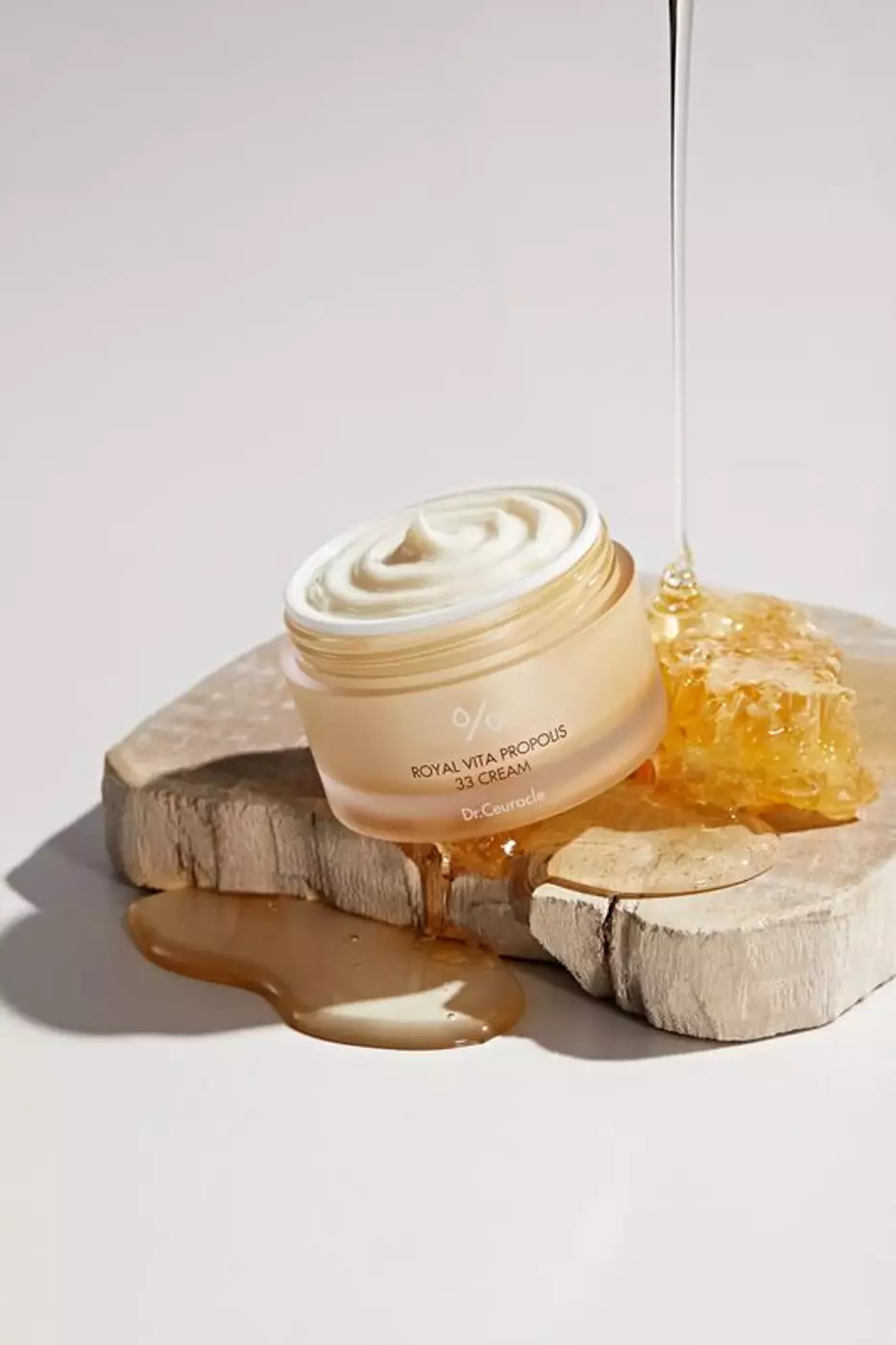 Живильний відновлюючий крем із прополісом DR.CEURACLE ROYAL VITA PROPOLIS 33 CREAM, 50 ml