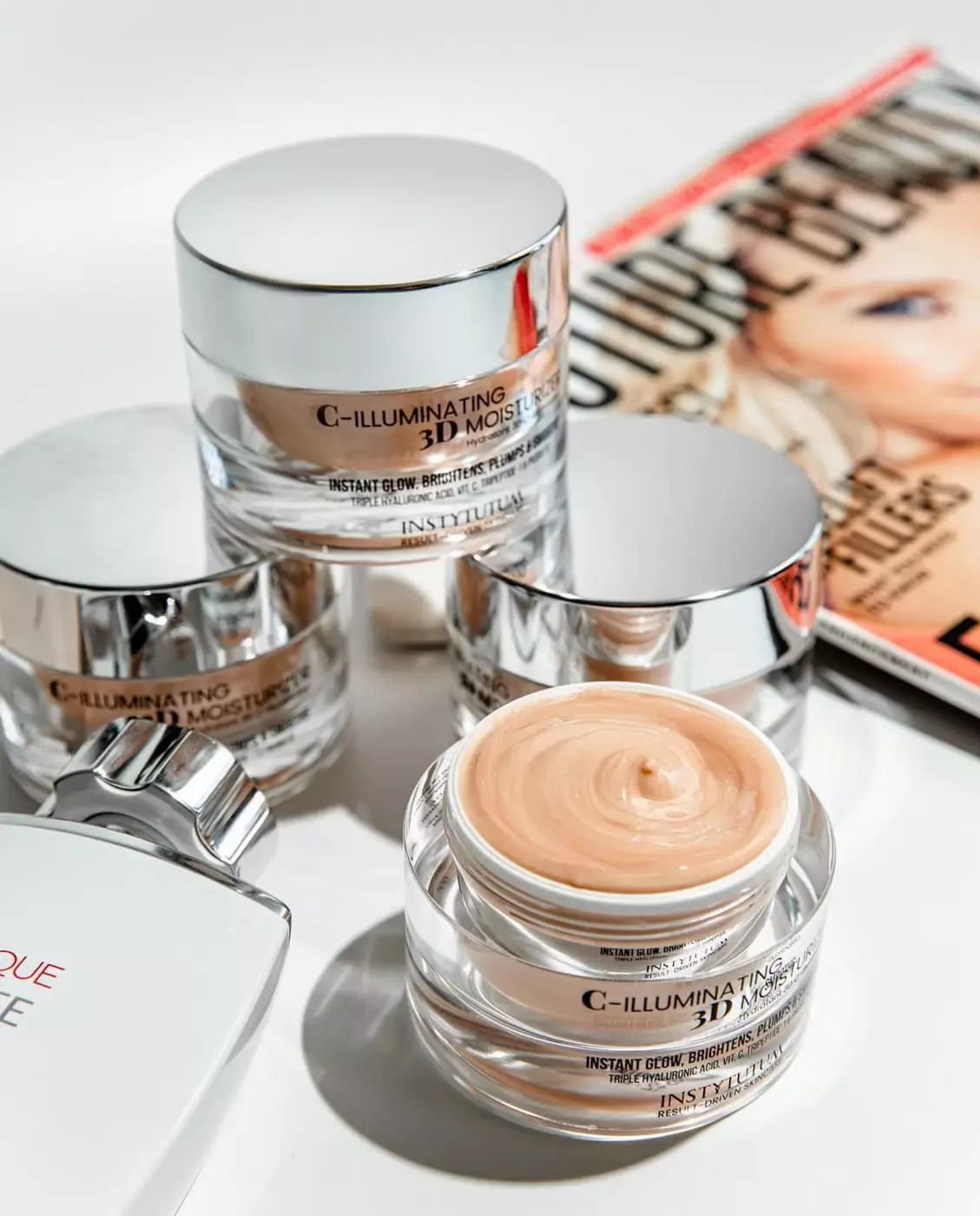 ЗВОЛОЖУВАЛЬНИЙ КРЕМ З ЕФЕКТОМ СЯЯННЯ INSTYTUTUM C-ILLUMINATING 3D-MOISTURIZER, 50 ML