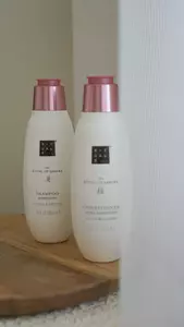Подарунковий набір для волосся «Живлення та обʼєм» RITUALS The Ritual Of Sakura Hair Care Value Pack (250 ml + 250 ml)