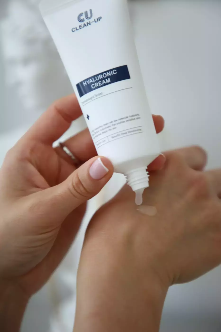 Гіалуроновий крем для чутливої і жирної шкіри CUSKIN Clean-Up Hyaluronic Cream, 50 мл 