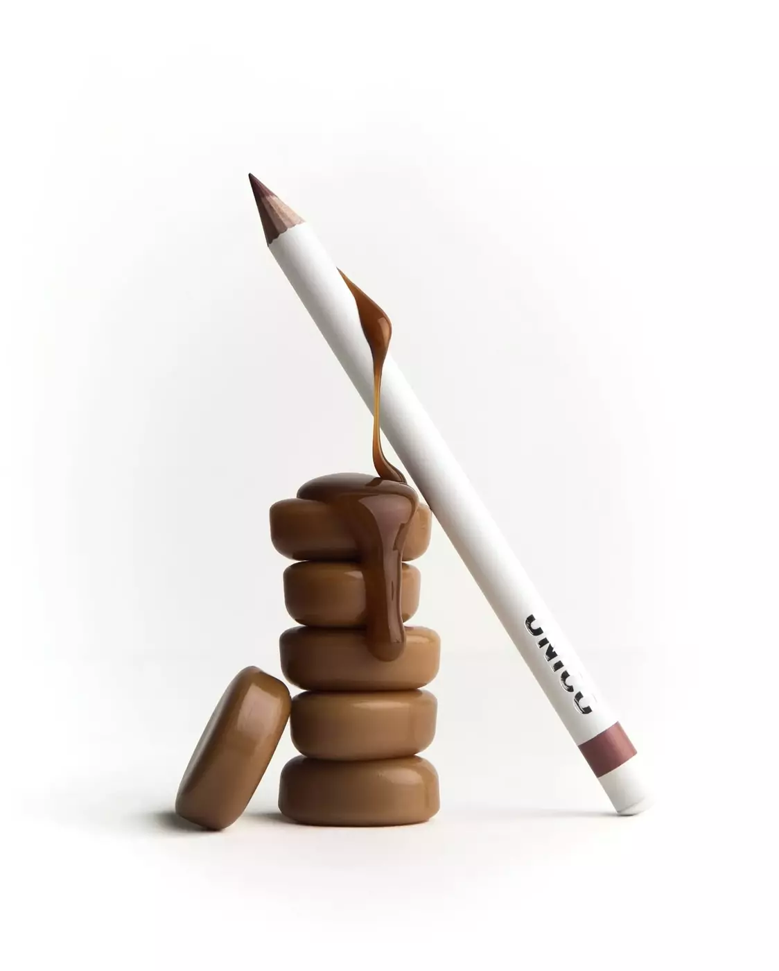 Високопігментований олівець для губ UNICO LIP PENCIL with peptides NAKED