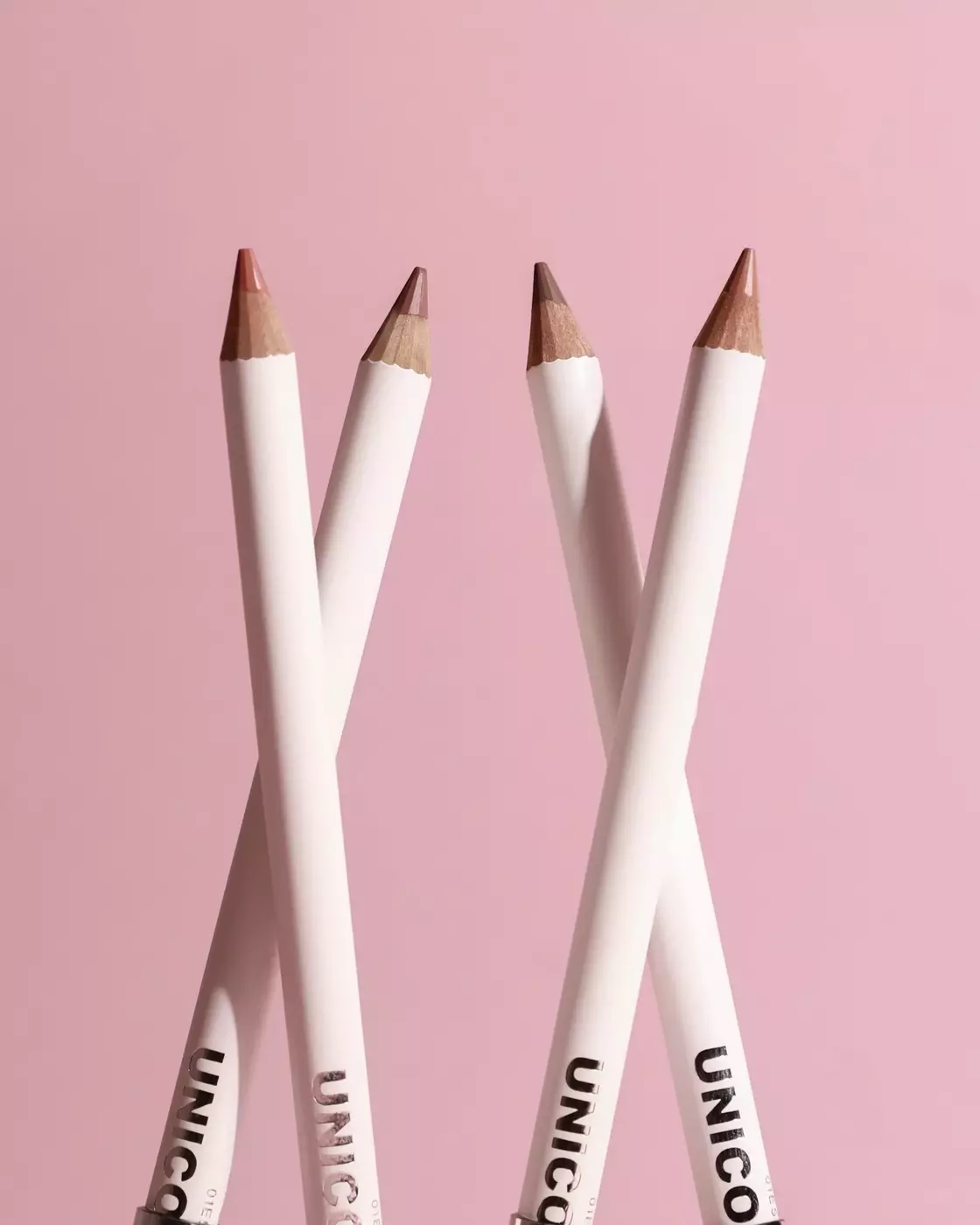 Високопігментований олівець для губ UNICO LIP PENCIL with peptides NAKED
