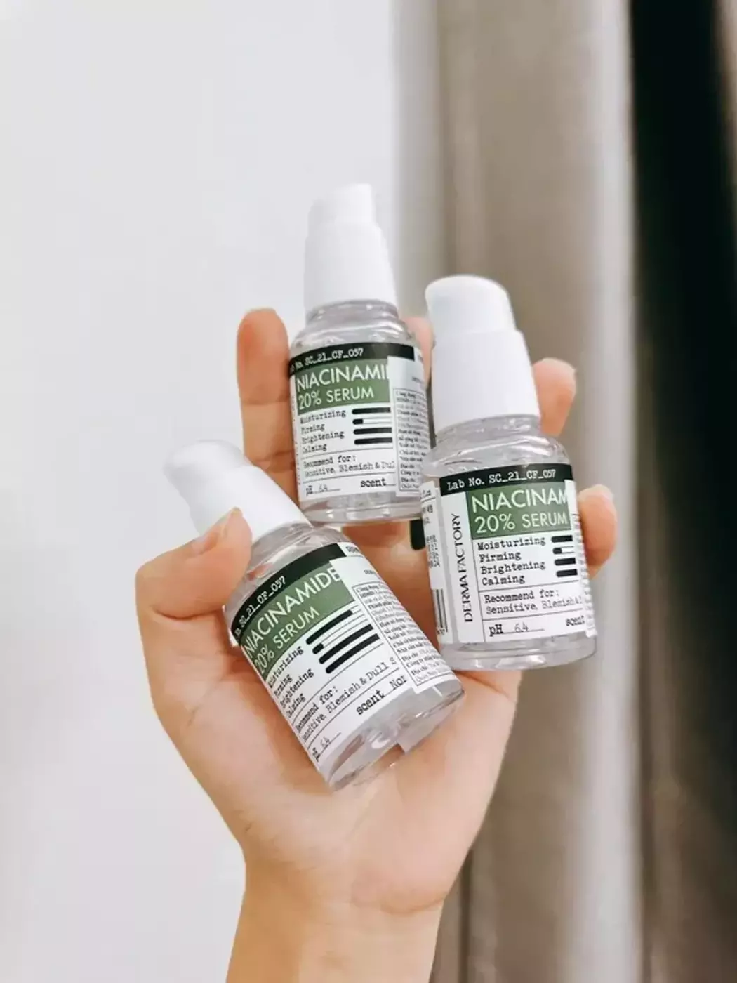 Сироватка з 20% ніацинаміду DERMA FACTORY NIACINAMIDE 20% SERUM, 30 мл 